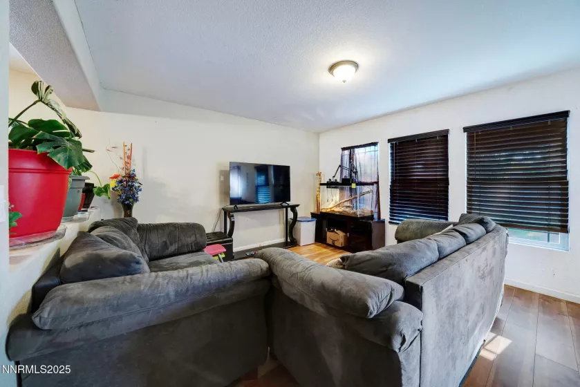 8905 Griffon, Reno, Nevada 89506, 4 Bedrooms Bedrooms, ,4 BathroomsBathrooms,Residential,Residential,Griffon,250052962