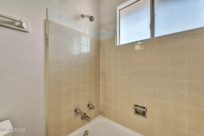 372 Maine, Reno, Nevada 89502, ,Commercial Sale,Residential,Maine,250052964