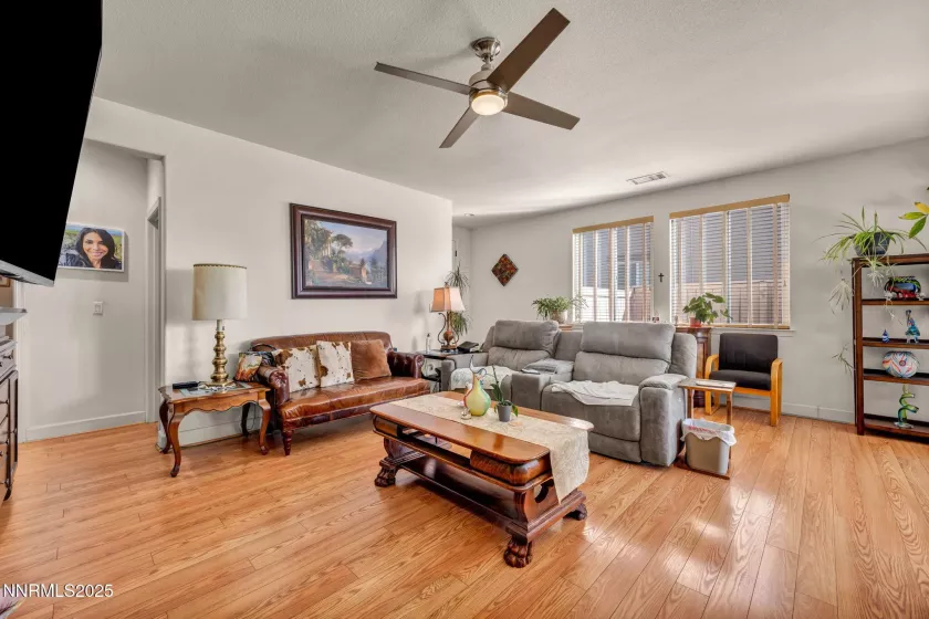 10531 Circle Oaks, Reno, Nevada 89521, 4 Bedrooms Bedrooms, ,2 BathroomsBathrooms,Residential,Residential,Circle Oaks,250052967