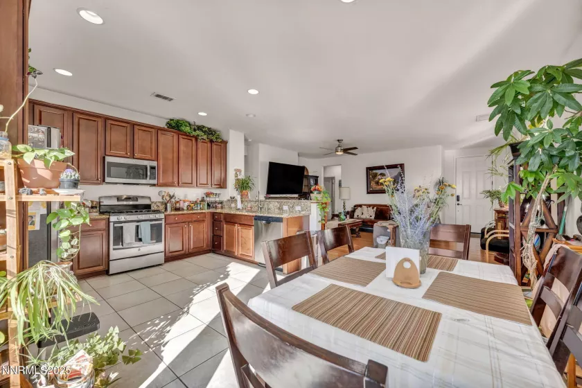 10531 Circle Oaks, Reno, Nevada 89521, 4 Bedrooms Bedrooms, ,2 BathroomsBathrooms,Residential,Residential,Circle Oaks,250052967
