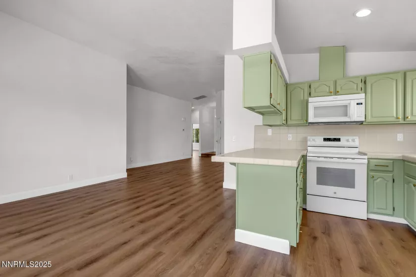 2240 Silver Ridge, Reno, Nevada 89509, 4 Bedrooms Bedrooms, ,2 BathroomsBathrooms,Residential,Residential,Silver Ridge,250052915