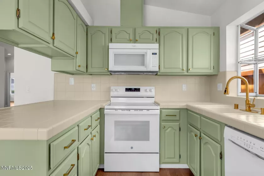 2240 Silver Ridge, Reno, Nevada 89509, 4 Bedrooms Bedrooms, ,2 BathroomsBathrooms,Residential,Residential,Silver Ridge,250052915