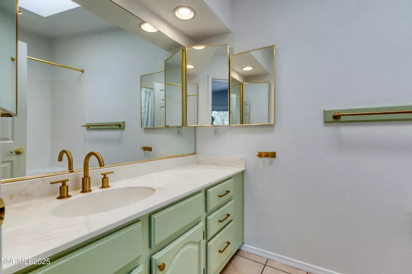 2240 Silver Ridge, Reno, Nevada 89509, 4 Bedrooms Bedrooms, ,2 BathroomsBathrooms,Residential,Residential,Silver Ridge,250052915