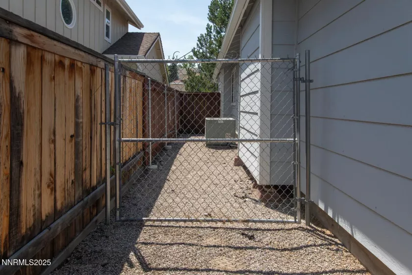 2240 Silver Ridge, Reno, Nevada 89509, 4 Bedrooms Bedrooms, ,2 BathroomsBathrooms,Residential,Residential,Silver Ridge,250052915