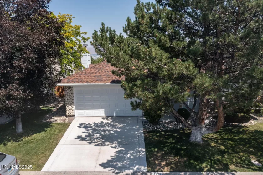 2240 Silver Ridge, Reno, Nevada 89509, 4 Bedrooms Bedrooms, ,2 BathroomsBathrooms,Residential,Residential,Silver Ridge,250052915