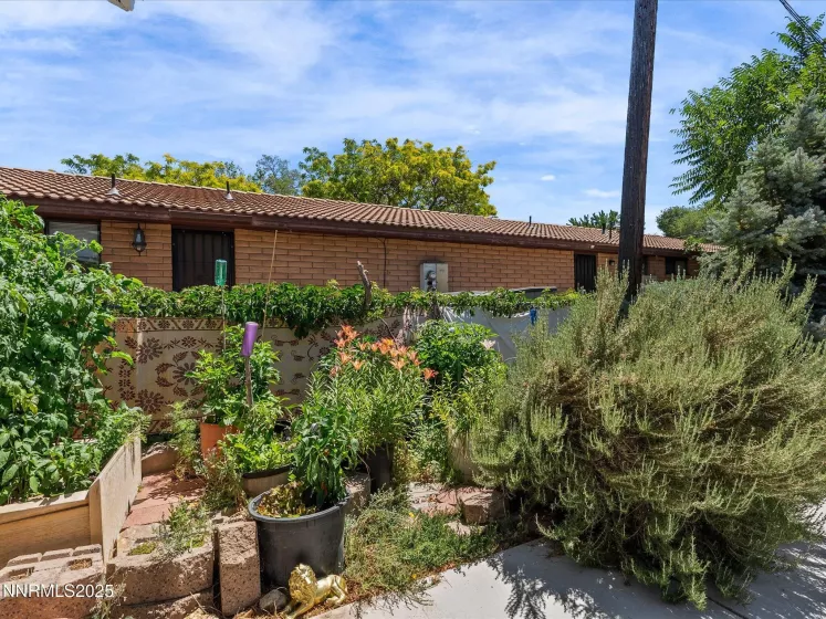 1154 H, Sparks, Nevada 89431, ,Residential Income,Residential,H,250052973