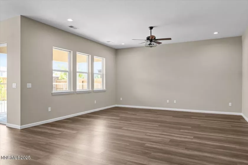 1920 Gold Feldspar, Sparks, Nevada 89436, 4 Bedrooms Bedrooms, ,3 BathroomsBathrooms,Residential,Residential,Gold Feldspar,250052975