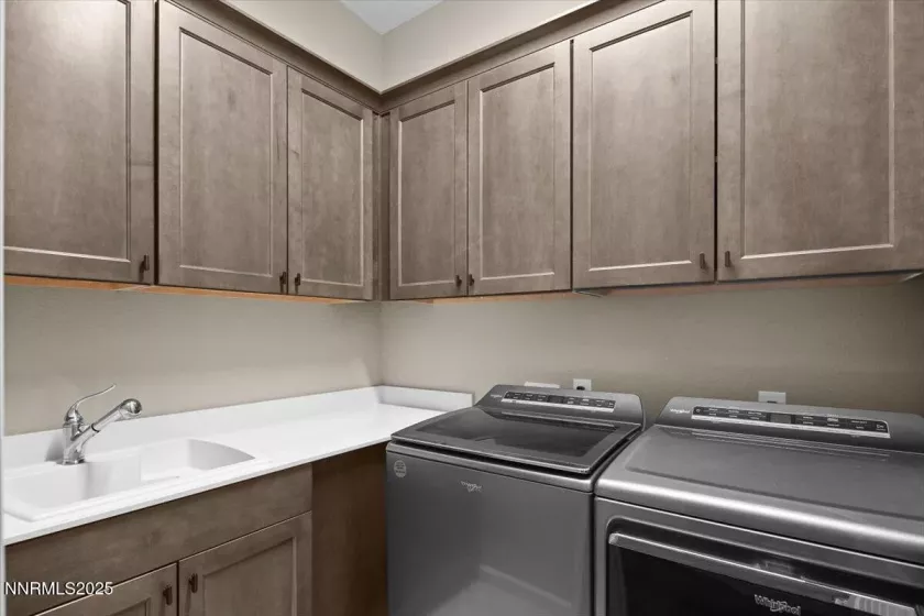 1920 Gold Feldspar, Sparks, Nevada 89436, 4 Bedrooms Bedrooms, ,3 BathroomsBathrooms,Residential,Residential,Gold Feldspar,250052975