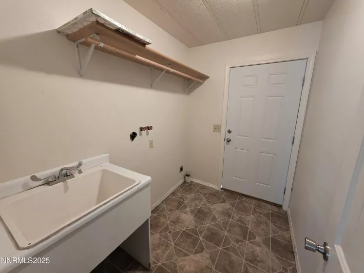 9380 Marshall, Fallon, Nevada 89406, 3 Bedrooms Bedrooms, ,2 BathroomsBathrooms,Residential,Residential,Marshall,250052985
