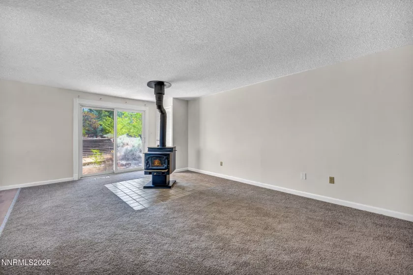 1425 Julie, Reno, Nevada 89509, 4 Bedrooms Bedrooms, ,3 BathroomsBathrooms,Residential,Residential,Julie,250052987