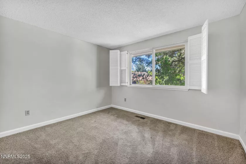 1425 Julie, Reno, Nevada 89509, 4 Bedrooms Bedrooms, ,3 BathroomsBathrooms,Residential,Residential,Julie,250052987