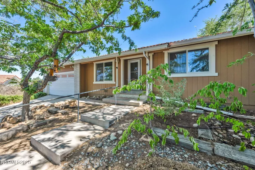 1425 Julie, Reno, Nevada 89509, 4 Bedrooms Bedrooms, ,3 BathroomsBathrooms,Residential,Residential,Julie,250052987