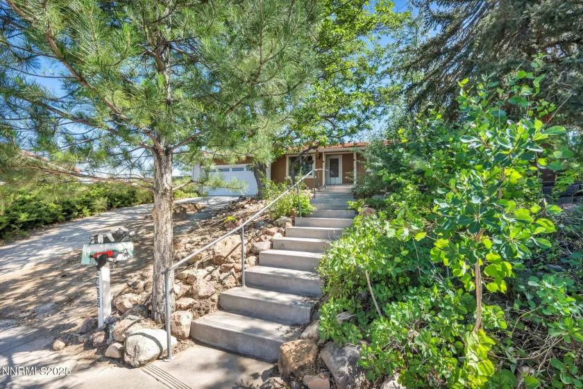 1425 Julie, Reno, Nevada 89509, 4 Bedrooms Bedrooms, ,3 BathroomsBathrooms,Residential,Residential,Julie,250052987