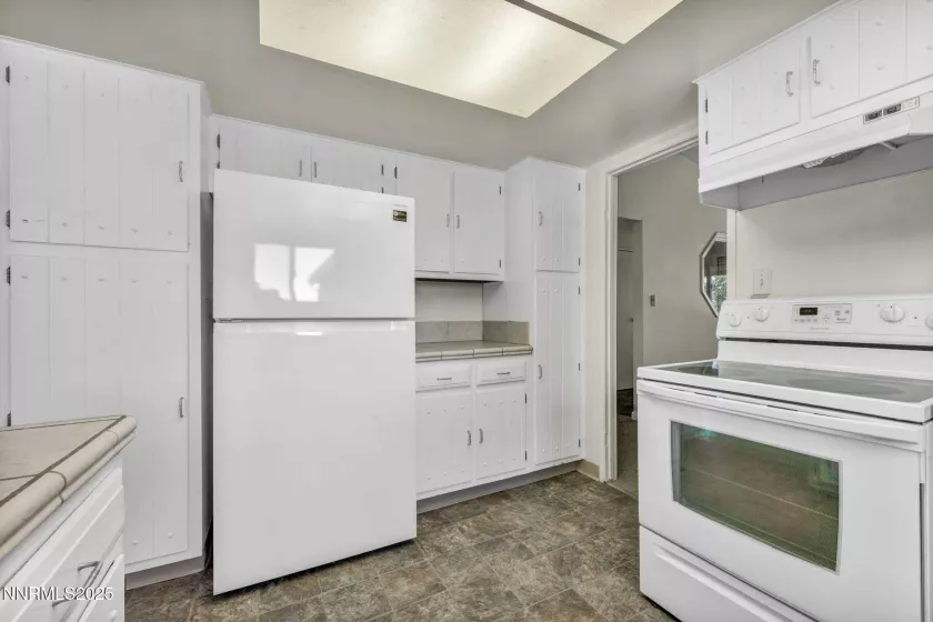 1425 Julie, Reno, Nevada 89509, 4 Bedrooms Bedrooms, ,3 BathroomsBathrooms,Residential,Residential,Julie,250052987