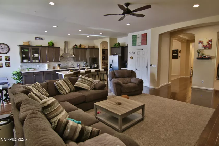 10070 Goler Wash, Reno, Nevada 89521, 4 Bedrooms Bedrooms, ,3 BathroomsBathrooms,Residential,Residential,Goler Wash,250052993