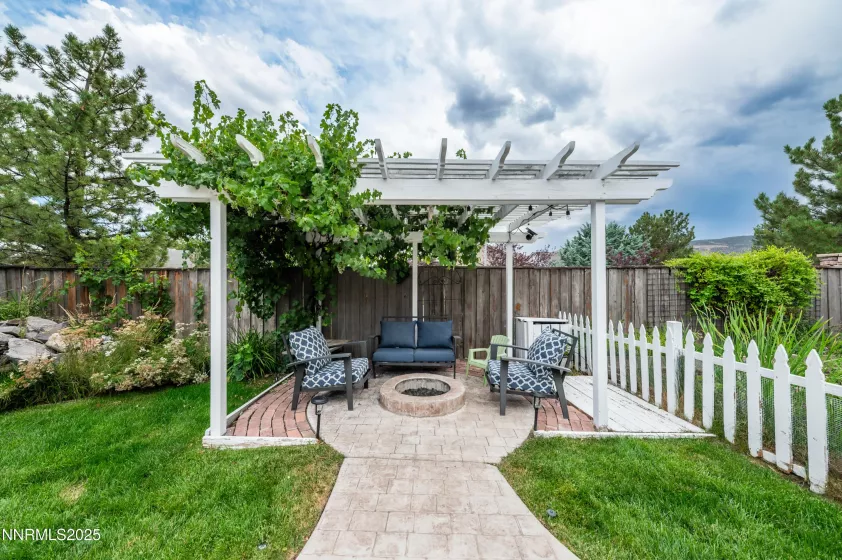 10070 Goler Wash, Reno, Nevada 89521, 4 Bedrooms Bedrooms, ,3 BathroomsBathrooms,Residential,Residential,Goler Wash,250052993