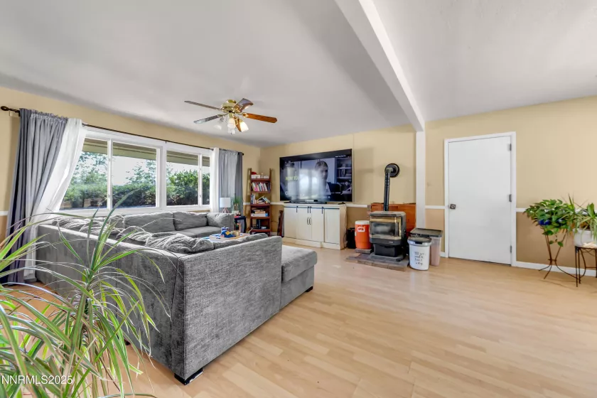 3225 Sun Cloud Cir, Reno, Nevada 89506, 4 Bedrooms Bedrooms, ,3 BathroomsBathrooms,Residential,Residential,Sun Cloud Cir,250052992