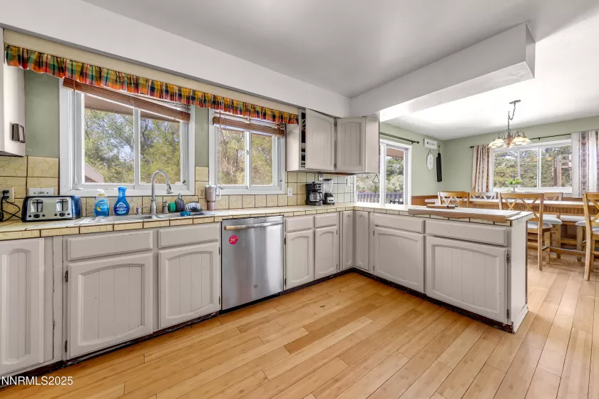 3225 Sun Cloud Cir, Reno, Nevada 89506, 4 Bedrooms Bedrooms, ,3 BathroomsBathrooms,Residential,Residential,Sun Cloud Cir,250052992