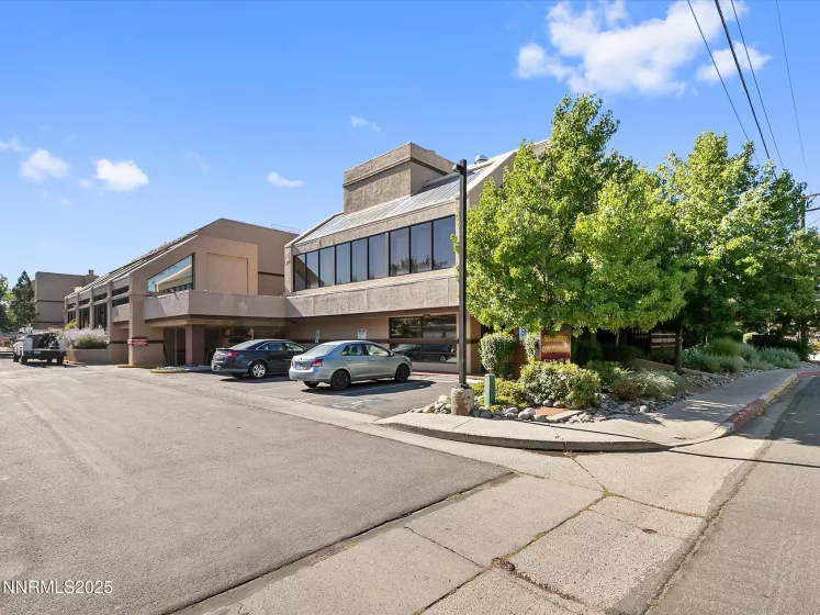 3095 Lakeside, Reno, Nevada 89509, 1 Bedroom Bedrooms, ,1 BathroomBathrooms,Residential,Residential,Lakeside,250052994