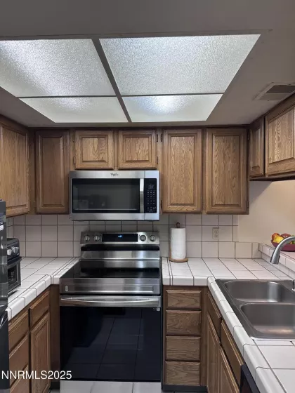 3095 Lakeside, Reno, Nevada 89509, 1 Bedroom Bedrooms, ,1 BathroomBathrooms,Residential,Residential,Lakeside,250052994