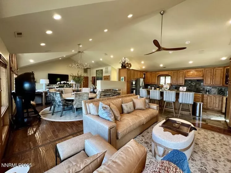 606 Jerry, Zephyr Cove, Nevada 89448, 5 Bedrooms Bedrooms, ,6 BathroomsBathrooms,Residential,Residential,Jerry,250052997