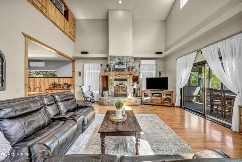 115281 US-395, Topaz, California 96133, 3 Bedrooms Bedrooms, ,3 BathroomsBathrooms,Residential,Residential,US-395,250053007