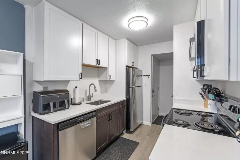 1555 Delucchi, Reno, Nevada 89502, 2 Bedrooms Bedrooms, ,1 BathroomBathrooms,Residential,Residential,Delucchi,250053010