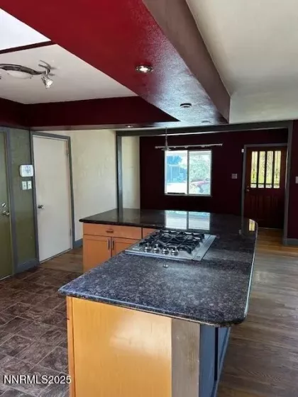 Gas stove top and breakfast bar