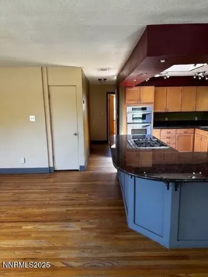 Breakfast bar