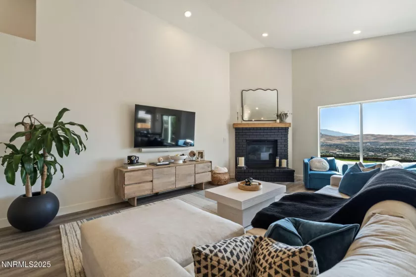 4535 Desert Hills, Sparks, Nevada 89436, 3 Bedrooms Bedrooms, ,2 BathroomsBathrooms,Residential,Residential,Desert Hills,250053014