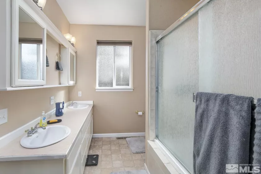 1215 Green, Fallon, Nevada 89406, 4 Bedrooms Bedrooms, ,3 BathroomsBathrooms,Residential,Residential,Green,250000950