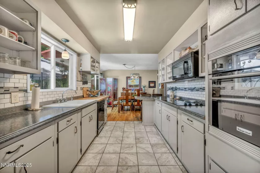 80 Strawberry, Reno, Nevada 89509, 3 Bedrooms Bedrooms, ,2 BathroomsBathrooms,Residential,Residential,Strawberry,250052269