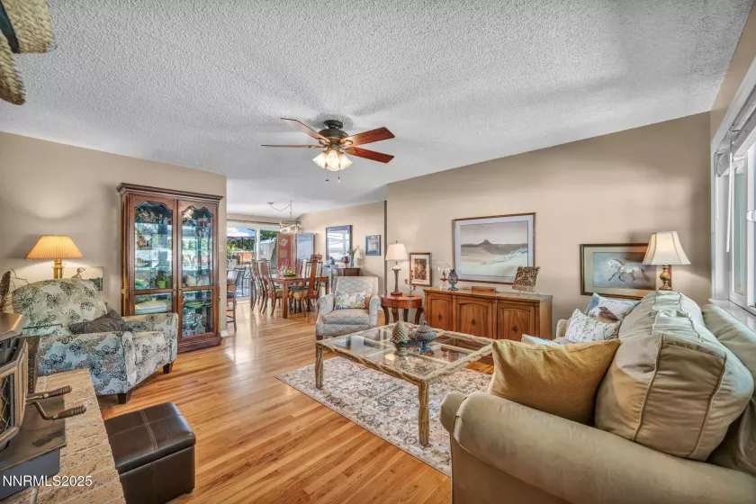 80 Strawberry, Reno, Nevada 89509, 3 Bedrooms Bedrooms, ,2 BathroomsBathrooms,Residential,Residential,Strawberry,250052269