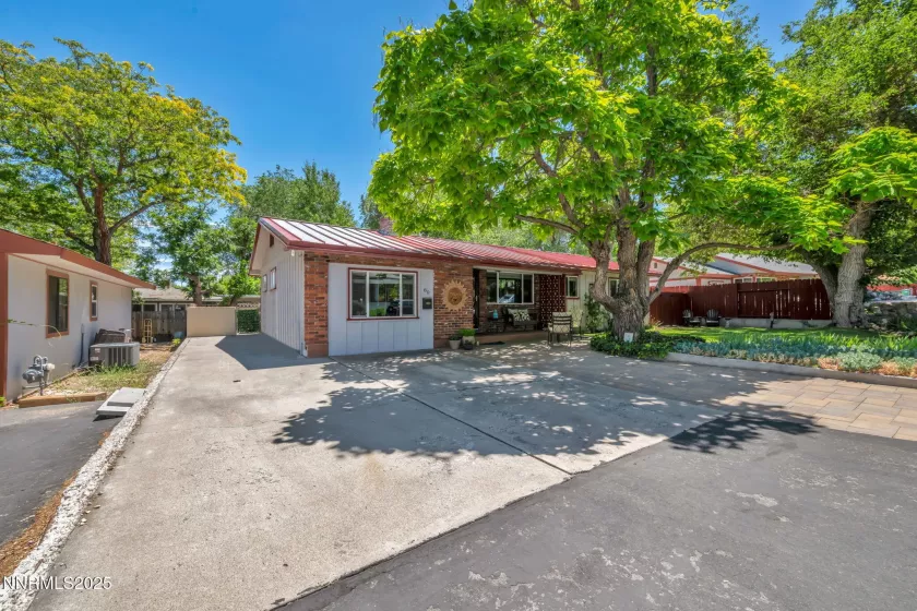 80 Strawberry, Reno, Nevada 89509, 3 Bedrooms Bedrooms, ,2 BathroomsBathrooms,Residential,Residential,Strawberry,250052269
