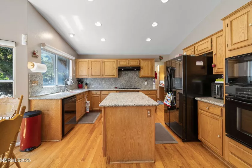 3280 Thornhill, Reno, Nevada 89509, 4 Bedrooms Bedrooms, ,3 BathroomsBathrooms,Residential,Residential,Thornhill,250053020