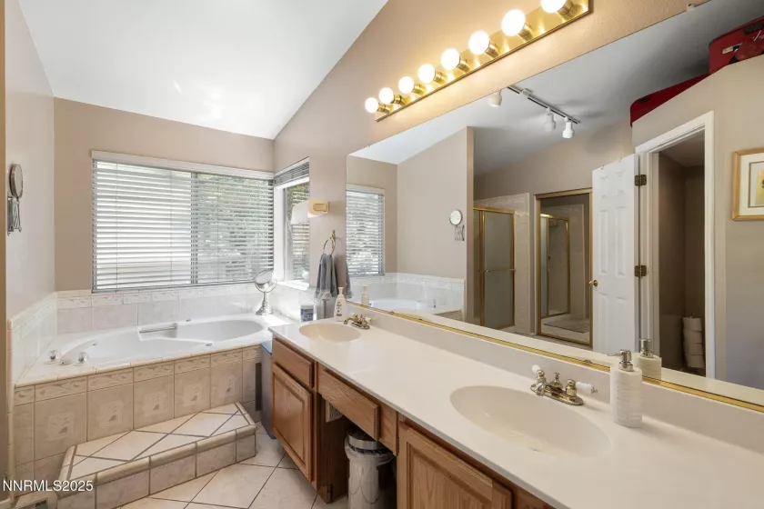 3280 Thornhill, Reno, Nevada 89509, 4 Bedrooms Bedrooms, ,3 BathroomsBathrooms,Residential,Residential,Thornhill,250053020