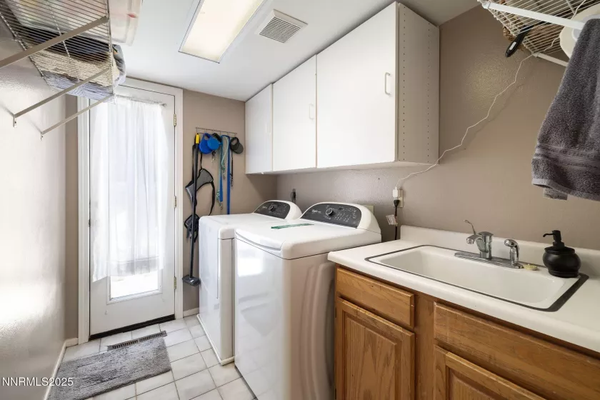 3280 Thornhill, Reno, Nevada 89509, 4 Bedrooms Bedrooms, ,3 BathroomsBathrooms,Residential,Residential,Thornhill,250053020