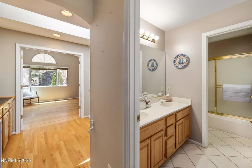3280 Thornhill, Reno, Nevada 89509, 4 Bedrooms Bedrooms, ,3 BathroomsBathrooms,Residential,Residential,Thornhill,250053020