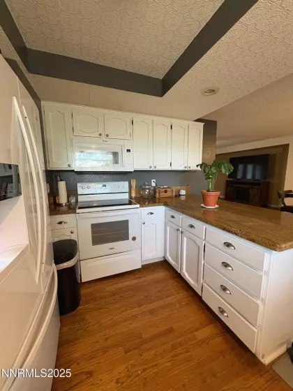 5045 Offenhauser, Winnemucca, Nevada 89445, 5 Bedrooms Bedrooms, ,2 BathroomsBathrooms,Residential,Residential,Offenhauser,250053034