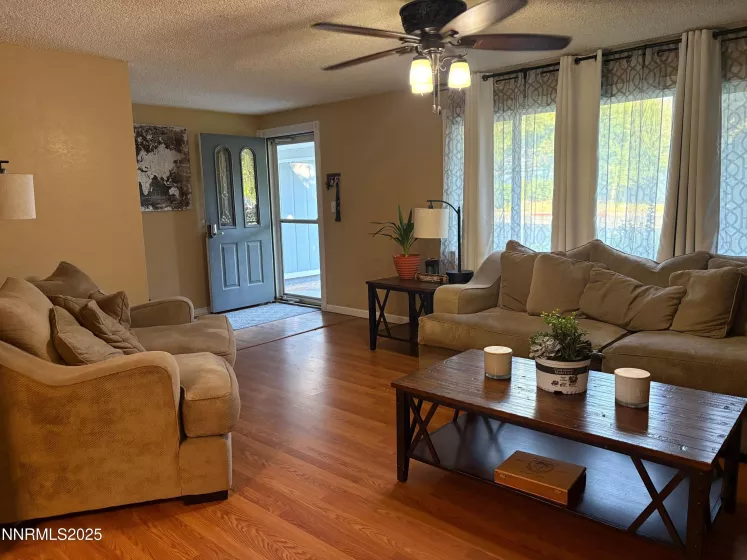 5045 Offenhauser, Winnemucca, Nevada 89445, 5 Bedrooms Bedrooms, ,2 BathroomsBathrooms,Residential,Residential,Offenhauser,250053034