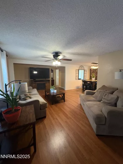5045 Offenhauser, Winnemucca, Nevada 89445, 5 Bedrooms Bedrooms, ,2 BathroomsBathrooms,Residential,Residential,Offenhauser,250053034