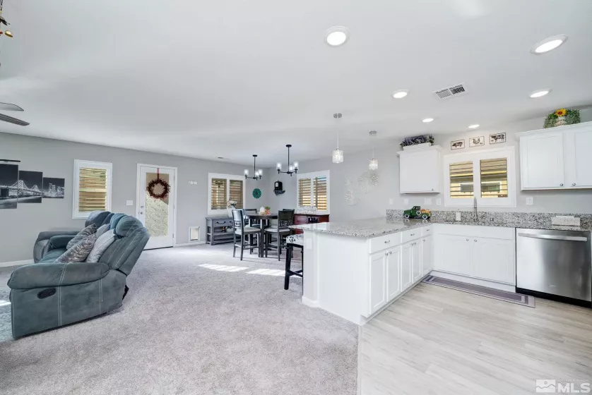 506 Paradise Valley, Reno, Nevada 89506, 3 Bedrooms Bedrooms, ,2 BathroomsBathrooms,Residential,Residential,Paradise Valley,250000372
