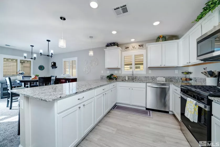 506 Paradise Valley, Reno, Nevada 89506, 3 Bedrooms Bedrooms, ,2 BathroomsBathrooms,Residential,Residential,Paradise Valley,250000372