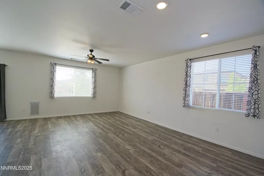 9800 Fishermans Reef Ct, Reno, Nevada 89506, 3 Bedrooms Bedrooms, ,3 BathroomsBathrooms,Residential Lease,Manufactured,Fishermans Reef Ct,250053043