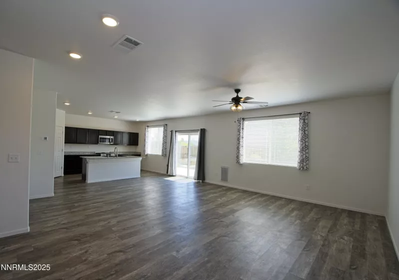 9800 Fishermans Reef Ct, Reno, Nevada 89506, 3 Bedrooms Bedrooms, ,3 BathroomsBathrooms,Residential Lease,Manufactured,Fishermans Reef Ct,250053043
