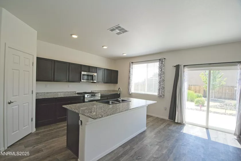 9800 Fishermans Reef Ct, Reno, Nevada 89506, 3 Bedrooms Bedrooms, ,3 BathroomsBathrooms,Residential Lease,Manufactured,Fishermans Reef Ct,250053043