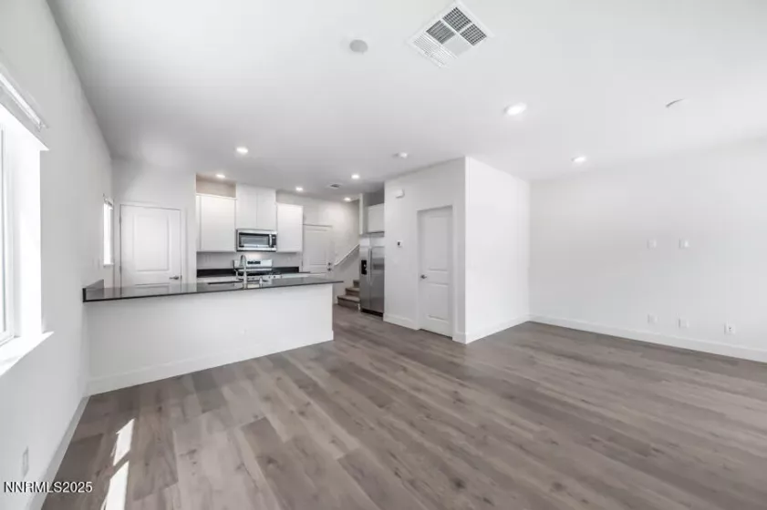 1632 Prancer, Reno, Nevada 89523, 3 Bedrooms Bedrooms, ,3 BathroomsBathrooms,Residential,Residential,Prancer,250053044