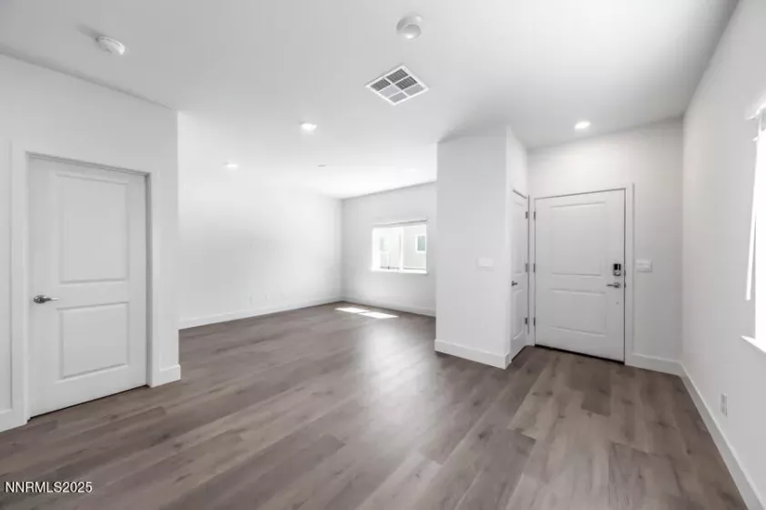 1632 Prancer, Reno, Nevada 89523, 3 Bedrooms Bedrooms, ,3 BathroomsBathrooms,Residential,Residential,Prancer,250053044