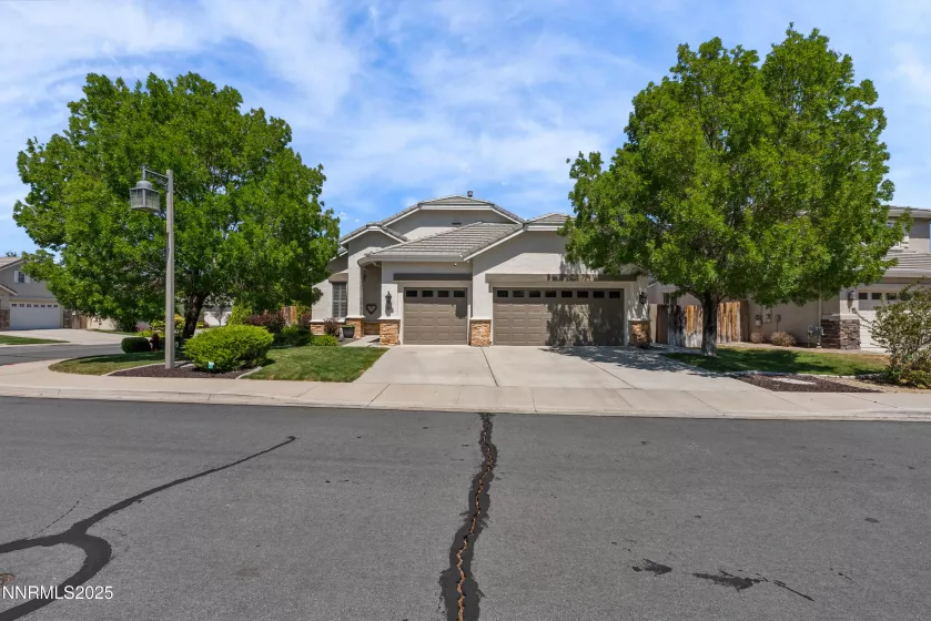 10095 Cascade Falls, Reno, Nevada 89521, 4 Bedrooms Bedrooms, ,2 BathroomsBathrooms,Residential,Residential,Cascade Falls,250053045