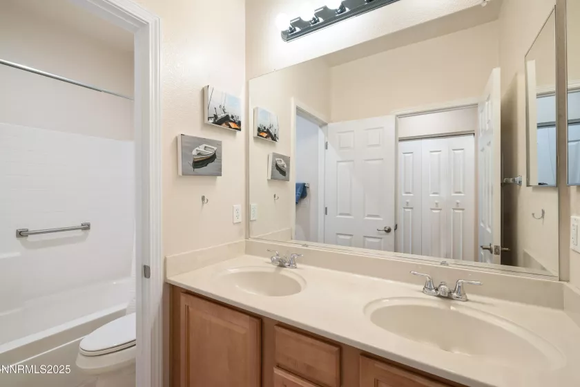 597 Connemaras, Reno, Nevada 89521, 3 Bedrooms Bedrooms, ,2 BathroomsBathrooms,Residential,Residential,Connemaras,250053047